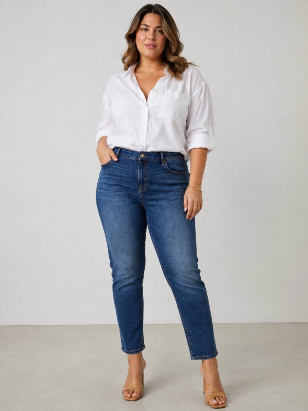 Old Navy Women’s Size 12 Short Mid Rise Straight Leg Jeans Medium Wash Stretchy